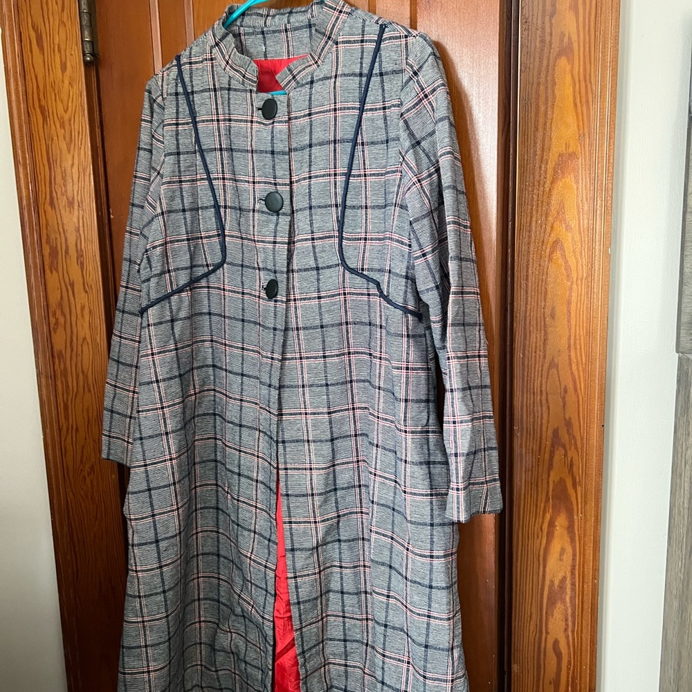 Vintage Plaid Women's Coat with Red Lining
